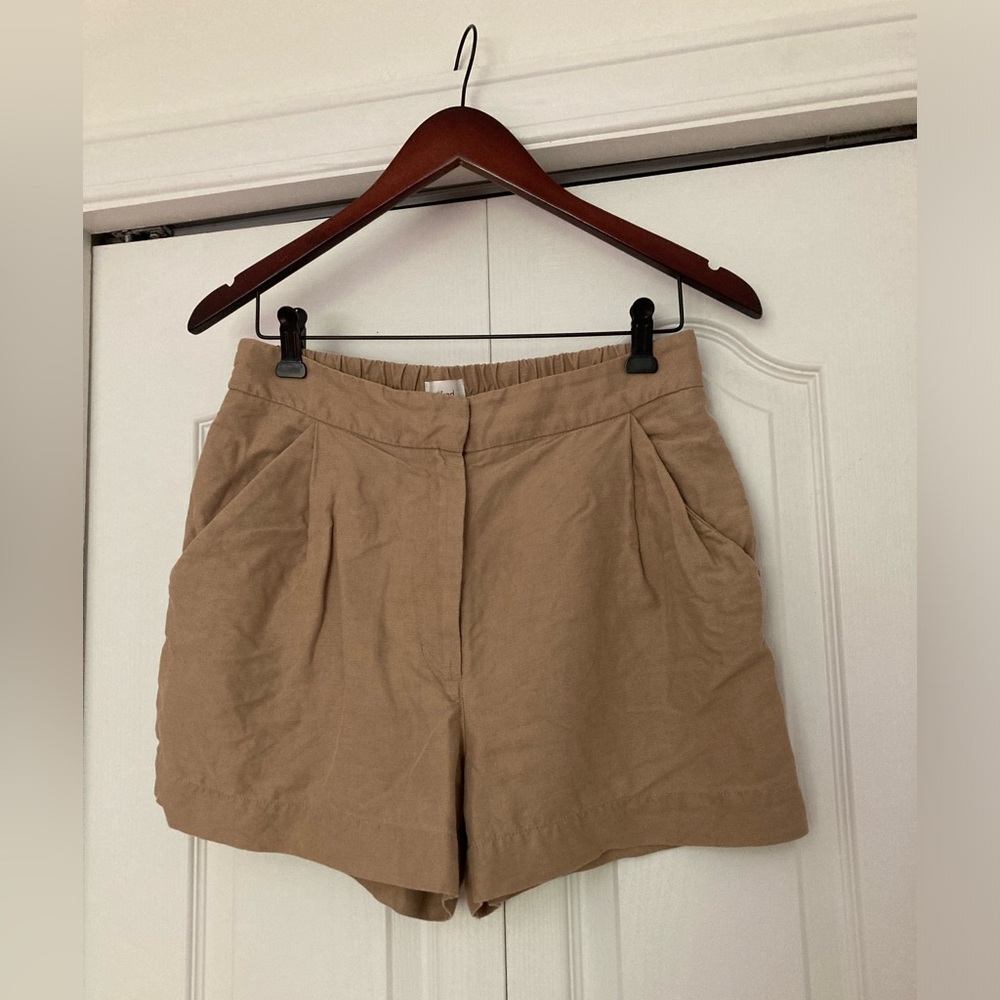 Aritzia Wilfred “fable” linen shorts, size 8
